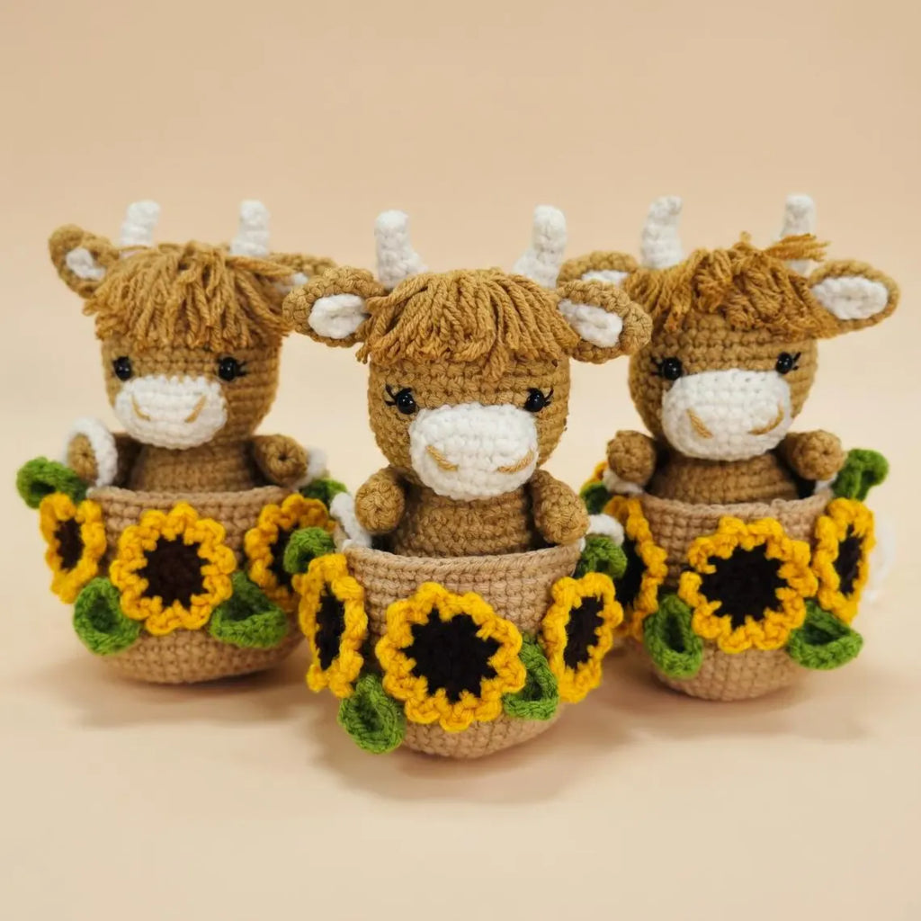 Crochet Highland Cow Car Charm, Sunflower Pot Hanging Decor, Amigurumi Accessory, Boho Farmhouse Decor