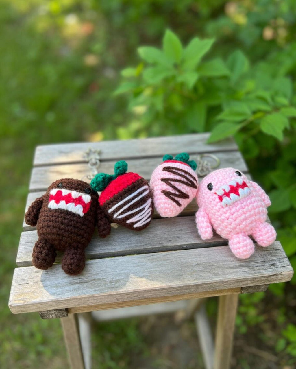 Domo Couple Crochet Keychain, Cute Amigurumi Monster Plush, Handmade Funny Bag Charm, Kawaii Creature Keyring Gift
