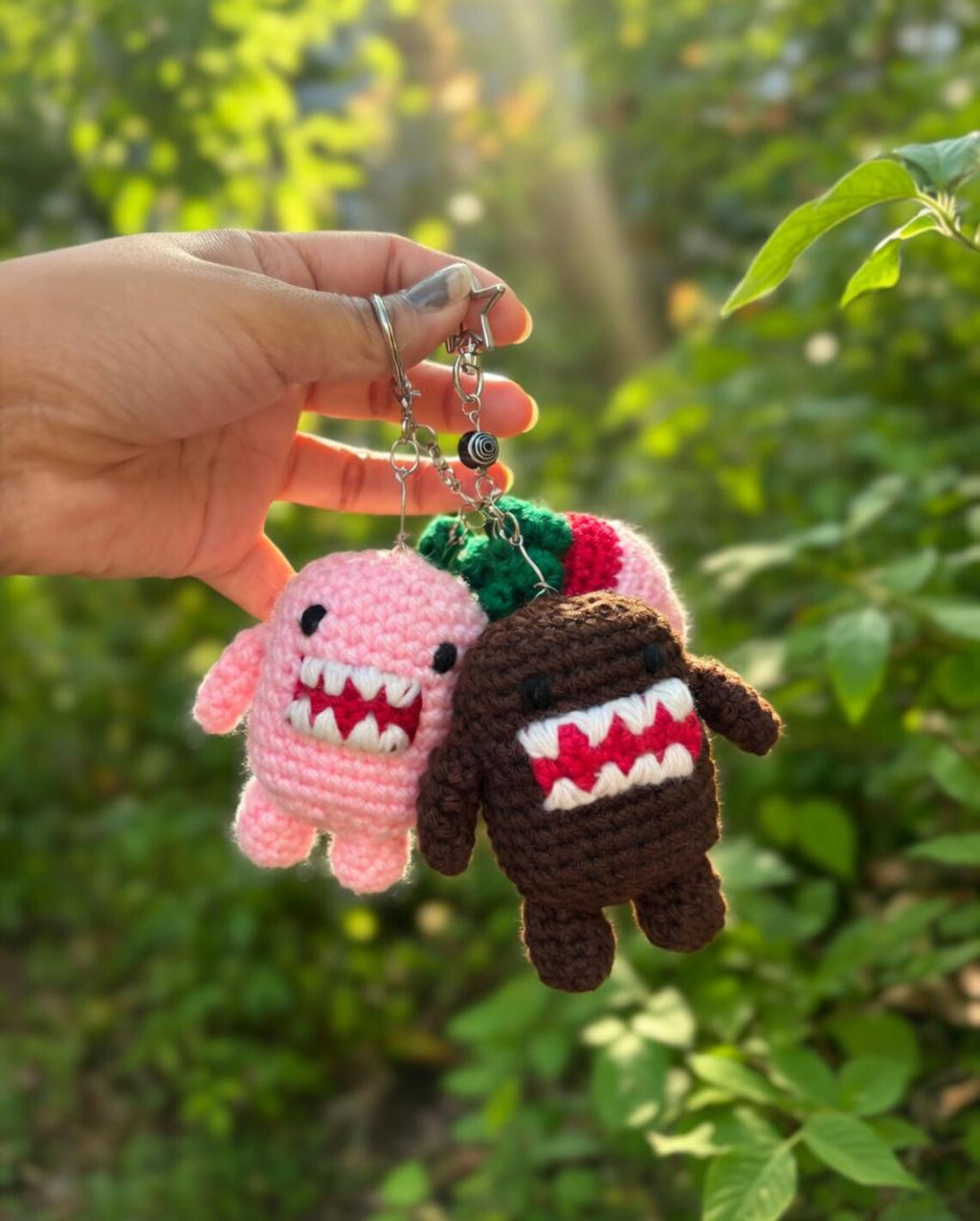 Domo Couple Crochet Keychain, Cute Amigurumi Monster Plush, Handmade Funny Bag Charm, Kawaii Creature Keyring Gift